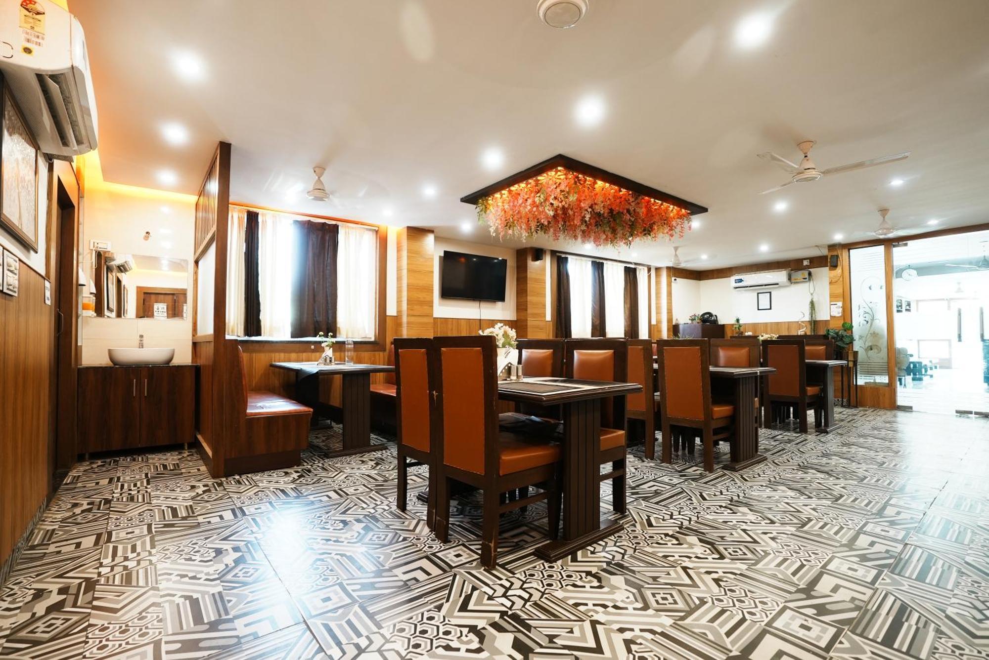 Hotel The 7 Seas ริชิเคช ภายนอก รูปภาพ